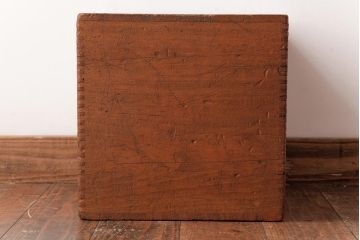 アンティーク雑貨　昭和レトロ　キューブ型の大きな積み木【立方体・大】(スツール、飾り台、花台、ディスプレイ雑貨)(2)