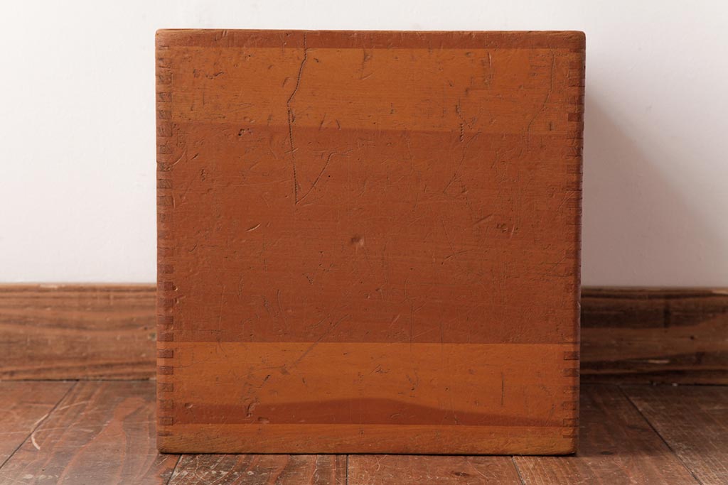 アンティーク雑貨　昭和レトロ　色々使える!大きな積み木【立方体・大】(スツール、飾り台、花台、ディスプレイ雑貨)