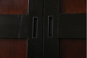 和製アンティーク　ヒノキ材　漆塗り　大振りで存在感のある帯戸(板戸、引き戸、建具)2枚セット(1)