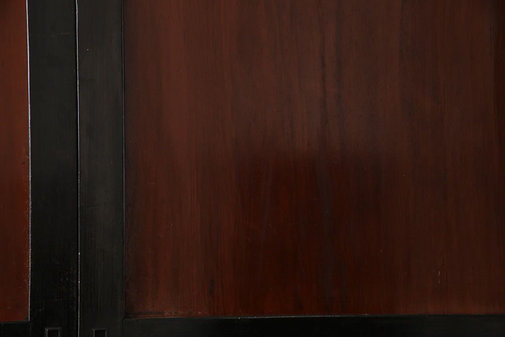 和製アンティーク　ヒノキ材　漆塗り　大振りで存在感のある帯戸(板戸、引き戸、建具)2枚セット(1)