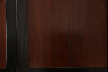 和製アンティーク　ヒノキ材　漆塗り　大振りで存在感のある帯戸(板戸、引き戸、建具)2枚セット(1)