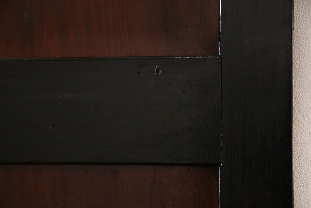 和製アンティーク　ヒノキ材　漆塗り　大振りで存在感のある帯戸(板戸、引き戸、建具)2枚セット(1)