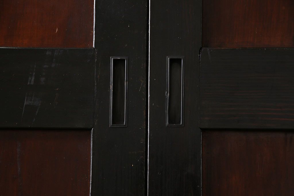 和製アンティーク　ヒノキ材　漆塗り　大振りで存在感のある帯戸(板戸、引き戸、建具)2枚セット(2)