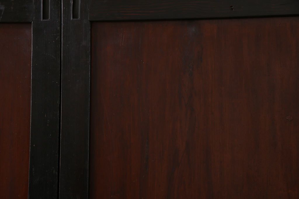 和製アンティーク　ヒノキ材　漆塗り　大振りで存在感のある帯戸(板戸、引き戸、建具)2枚セット(2)