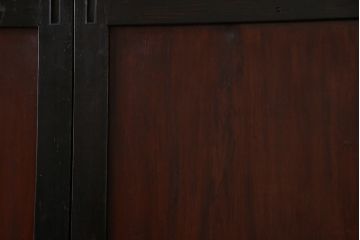 和製アンティーク　ヒノキ材　漆塗り　大振りで存在感のある帯戸(板戸、引き戸、建具)2枚セット(2)