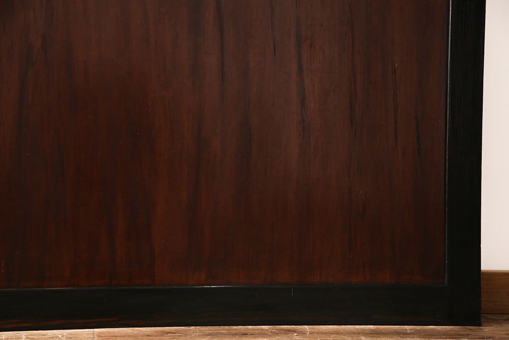 和製アンティーク　ヒノキ材　漆塗り　大振りで存在感のある帯戸(板戸、引き戸、建具)2枚セット(2)