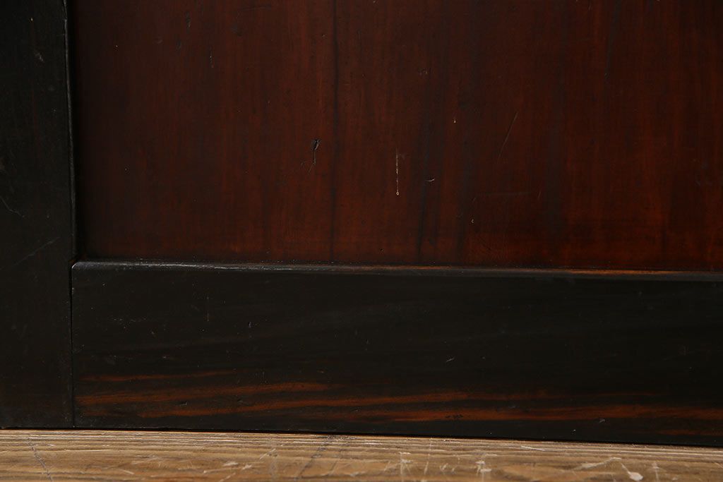 和製アンティーク　ヒノキ材　漆塗り　大振りで存在感のある帯戸(板戸、引き戸、建具)2枚セット(2)