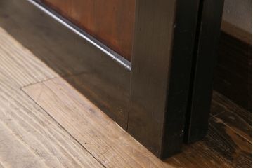 和製アンティーク　ヒノキ材　漆塗り　大振りで存在感のある帯戸(板戸、引き戸、建具)2枚セット(2)