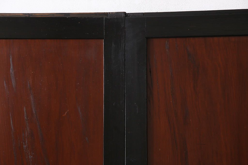 和製アンティーク　ヒノキ材　漆塗り　大振りで存在感のある帯戸(板戸、引き戸、建具)2枚セット(2)