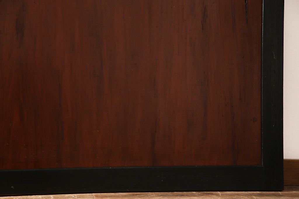 和製アンティーク　ヒノキ材　漆塗り　大振りで存在感のある帯戸(板戸、引き戸、建具)2枚セット(2)