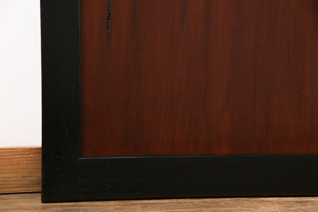 和製アンティーク　ヒノキ材　漆塗り　大振りで存在感のある帯戸(板戸、引き戸、建具)2枚セット(2)