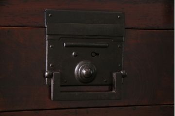 アンティーク家具　古民具・骨董　前板ケヤキ材　玉杢　自慢の一品としておすすめな和モダンの重ね松本階段箪笥
