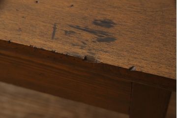 アンティーク家具　昭和期　栓材　シンプルで素朴な雰囲気が魅力の子供用平机(サイドテーブル、カフェテーブル)