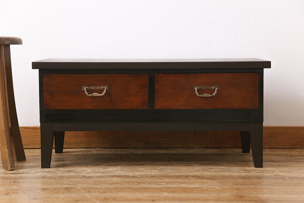 アンティーク家具　和製アンティーク　モダンな雰囲気漂う箪笥をリメイクしたセンターテーブル(ローテーブル)