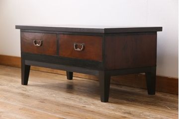 アンティーク家具　和製アンティーク　モダンな雰囲気漂う箪笥をリメイクしたセンターテーブル(ローテーブル)