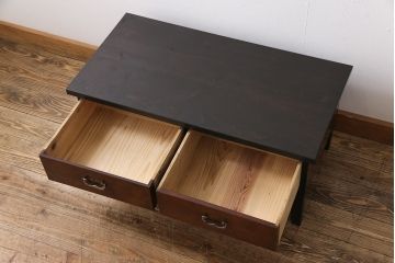 アンティーク家具　和製アンティーク　モダンな雰囲気漂う箪笥をリメイクしたセンターテーブル(ローテーブル)