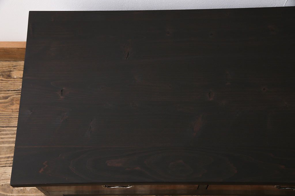 アンティーク家具　和製アンティーク　モダンな雰囲気漂う箪笥をリメイクしたセンターテーブル(ローテーブル)