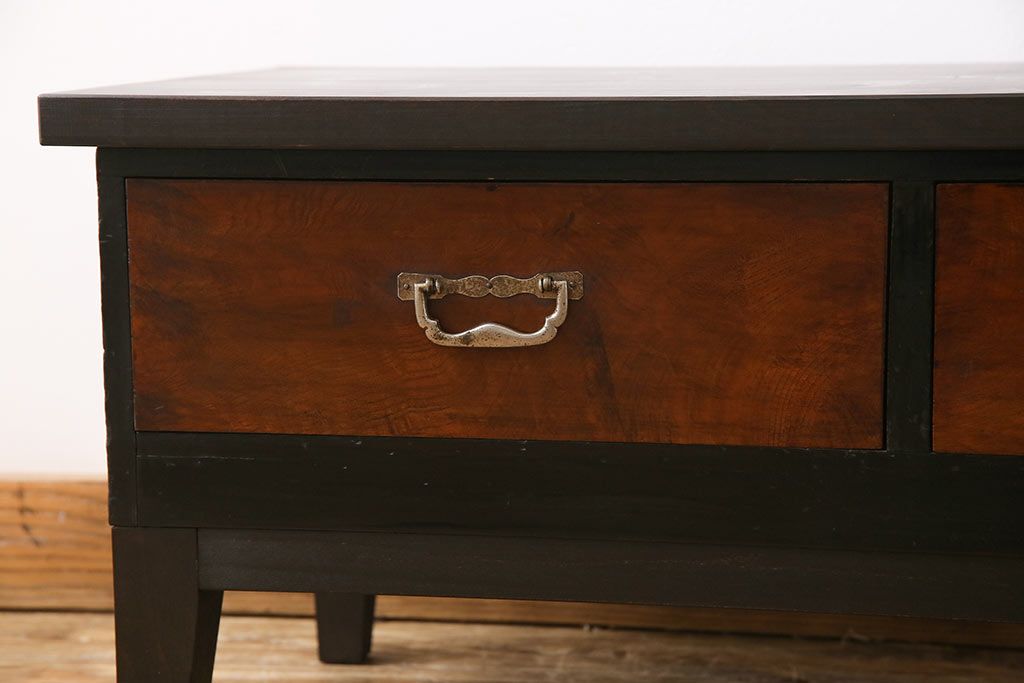 アンティーク家具　和製アンティーク　モダンな雰囲気漂う箪笥をリメイクしたセンターテーブル(ローテーブル)