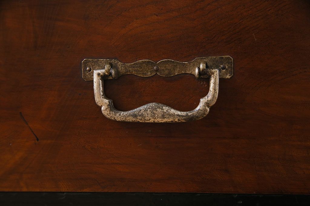 アンティーク家具　和製アンティーク　モダンな雰囲気漂う箪笥をリメイクしたセンターテーブル(ローテーブル)