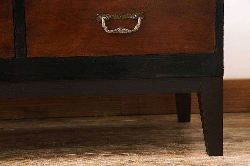 アンティーク家具　和製アンティーク　モダンな雰囲気漂う箪笥をリメイクしたセンターテーブル(ローテーブル)