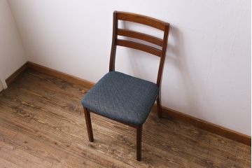 ヴィンテージ家具　北欧ビンテージ　チーク材　シンプルでスタイリッシュなダイニングチェア(チェア、椅子)