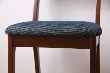 ヴィンテージ家具　北欧ビンテージ　チーク材　シンプルでスタイリッシュなダイニングチェア(チェア、椅子)