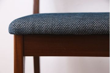 ヴィンテージ家具　北欧ビンテージ　チーク材　シンプルでスタイリッシュなダイニングチェア(チェア、椅子)