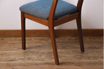 ヴィンテージ家具　北欧ビンテージ　チーク材　シンプルでスタイリッシュなダイニングチェア(チェア、椅子)