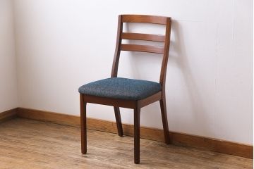 ヴィンテージ家具　北欧ビンテージ　チーク材　シンプルでスタイリッシュなダイニングチェア(チェア、椅子)