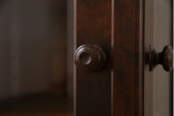 中古　絶版品!　北海道民芸家具　2枚扉のコーナーキャビネット(収納棚、戸棚)