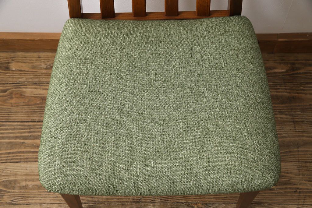 ヴィンテージ家具　ビンテージ　G-PLAN(ジープラン)　淡いグリーンのおしゃれなダイニングチェア(ワークチェア、椅子)(1)