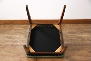 ヴィンテージ家具　ビンテージ　G-PLAN(ジープラン)　淡いグリーンのおしゃれなダイニングチェア(ワークチェア、椅子)(1)