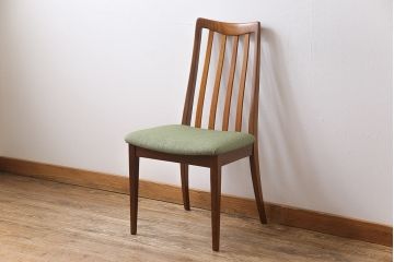 ヴィンテージ家具　ビンテージ　G-PLAN(ジープラン)　淡いグリーンのおしゃれなダイニングチェア(ワークチェア、椅子)(2)