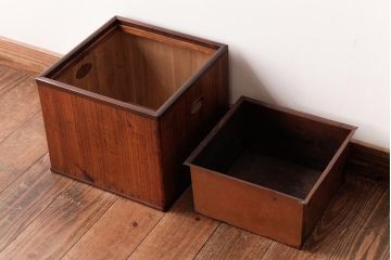 アンティーク雑貨　和製アンティーク　桐材　素朴な木目が味わい深い箱火鉢(手あぶり)