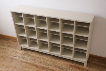 ペイント家具　リメイク　柔らかな色合いが魅力的なマス目棚(下駄箱、オープンラック、収納棚)