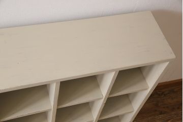 ペイント家具　リメイク　柔らかな色合いが魅力的なマス目棚(下駄箱、オープンラック、収納棚)