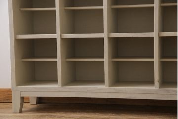 ペイント家具　リメイク　柔らかな色合いが魅力的なマス目棚(下駄箱、オープンラック、収納棚)