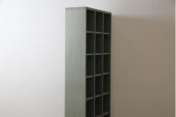 ペイント家具　リメイク　落ち着いた色合いの縦長マス目棚(下駄箱、オープンラック、収納棚、ロッカー)(R-032425)
