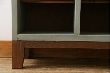 ペイント家具　リメイク　落ち着いた色合いの縦長マス目棚(下駄箱、オープンラック、収納棚、ロッカー)(R-032425)