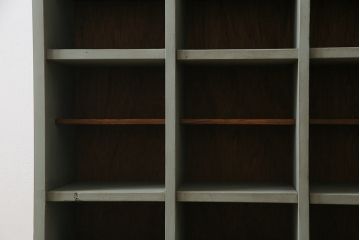 ペイント家具　リメイク　落ち着いた色合いの縦長マス目棚(下駄箱、オープンラック、収納棚、ロッカー)(R-032425)