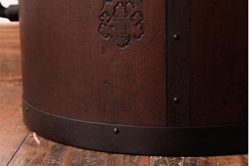 アンティーク雑貨　和製アンティーク　黒ずんだ金具の風合いが魅力的な味わいのある一斗升(一斗マス)