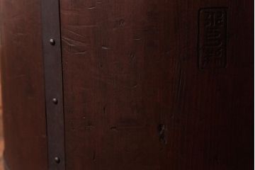 アンティーク雑貨　和製アンティーク　黒ずんだ金具の風合いが魅力的な味わいのある一斗升(一斗マス)