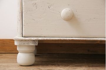 アンティーク家具　フランスアンティーク　カントリースタイルに馴染む当店ペイントのカップボード(飾り棚、キャビネット)