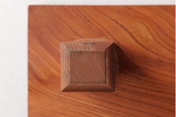 アンティーク雑貨　昭和期　総ケヤキ材　美しい杢目が魅力のシンプルな花台(飾り台)