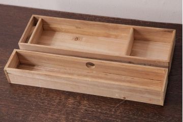 アンティーク雑貨　昭和期　総桐材　螺鈿細工の花紋が上品な漆塗りの針箱(裁縫箱、小引き出し、小物収納)