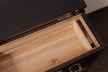 アンティーク雑貨　昭和期　総桐材　螺鈿細工の花紋が上品な漆塗りの針箱(裁縫箱、小引き出し、小物収納)