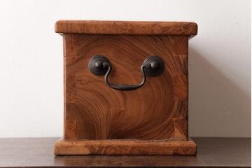 アンティーク雑貨　ビンテージ　カリン材　重厚な雰囲気漂うしっかりとした素材の木箱(収納箱、小物入れ、花梨材)