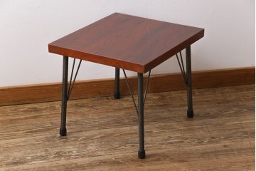 古材リメイク品　天板一枚板　漆塗り　上品な雰囲気漂うケヤキの杢目が美しい鉄脚ローテーブル(飾り台、サイドテーブル)