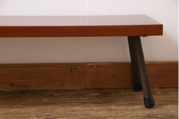 アンティーク雑貨　古材リメイク品　天板一枚板　漆塗り　鉄脚付き　上品な雰囲気漂うケヤキの杢目が美しい花台(飾り台)