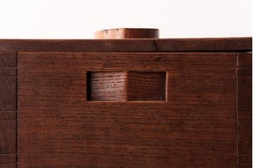 アンティーク雑貨　和製アンティーク　和の雰囲気を引き立てる総ケヤキ材の煙草盆(木製火鉢、植木鉢)